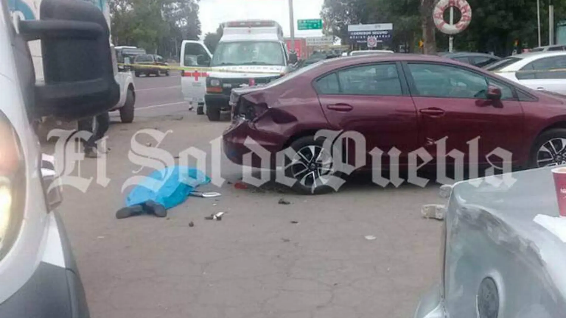 mujer golpeada por llanta